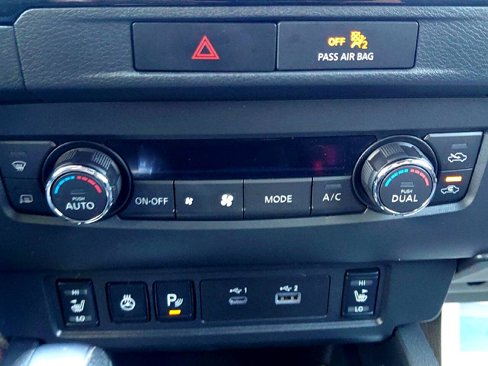 Used 2023 Nissan Frontier SV image 25