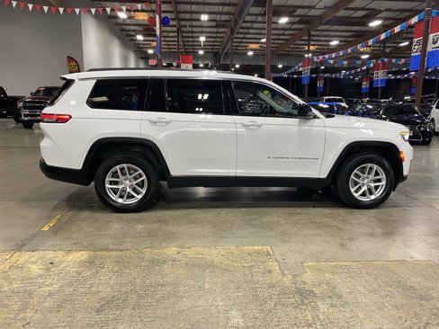 Used 2023 Jeep Grand Cherokee L Laredo image 7