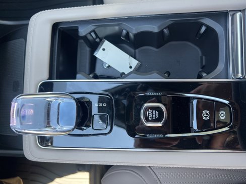 New 2026 Volvo XC90 B6 Plus image 24