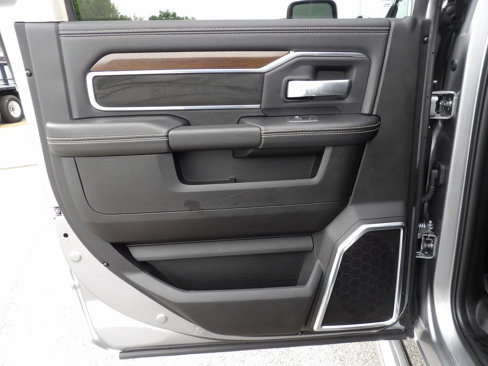 Used 2024 RAM 2500 Laramie w/ Safety Group image 32