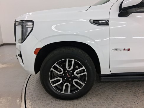 Used 2021 GMC Yukon XL AT4 w/ AT4 Premium Plus Package image 11