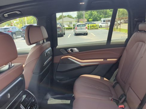 New 2026 BMW X7 M60i image 7