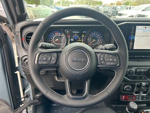 New 2025 Jeep Wrangler Unlimited Rubicon w/ Technology Group image 16