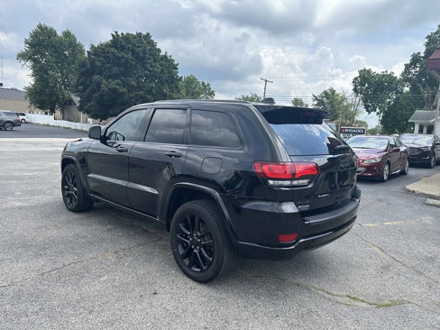 Used 2020 Jeep Grand Cherokee Altitude image 3