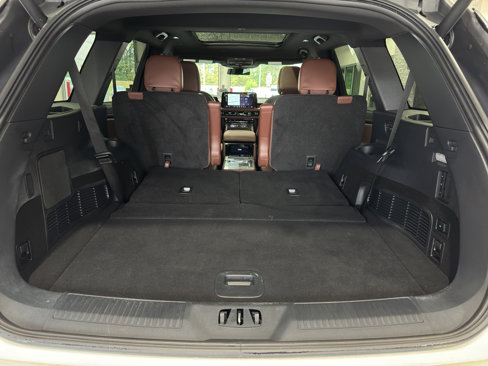 Used 2025 Lincoln Aviator Reserve w/ Illumination Package image 12