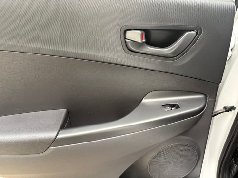 Used 2023 Hyundai Kona SEL image 26