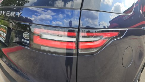 Used 2018 Land Rover Discovery HSE image 9