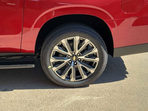 New 2026 Chevrolet Suburban High Country image 8