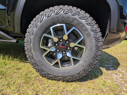 New 2026 GMC Canyon AT4X image 12