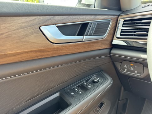 New 2026 Volkswagen Atlas SE image 23