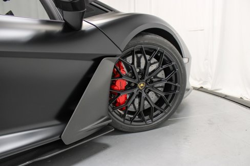 Used 2025 Lamborghini Revuelto image 14