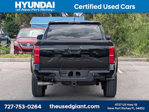 Used 2025 Toyota Tacoma Limited image 4