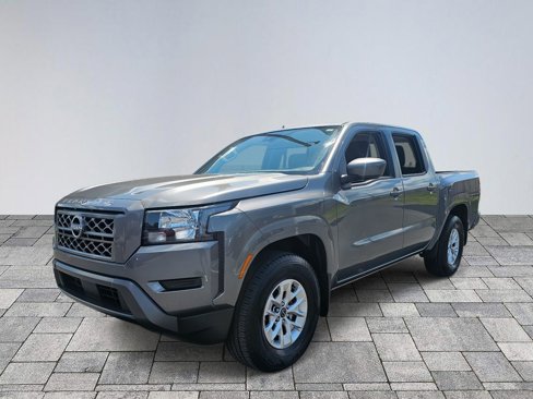 Used 2024 Nissan Frontier SV image 3