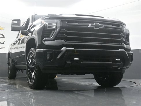 New 2026 Chevrolet Silverado 2500 High Country image 3