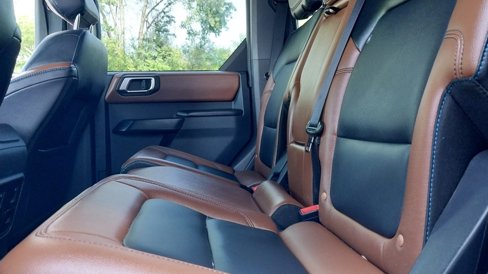 Used 2024 Ford Bronco Outer Banks image 13