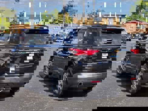 Certified 2023 Chevrolet Traverse LT image 16