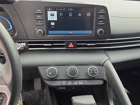 Certified 2025 Hyundai Elantra SE image 27
