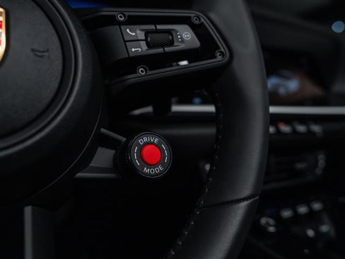 Certified 2025 Porsche 911 Carrera image 19