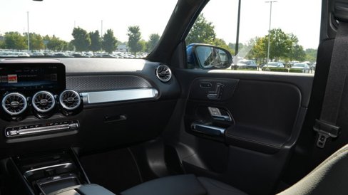 Certified 2025 Mercedes-Benz GLB 250 image 32