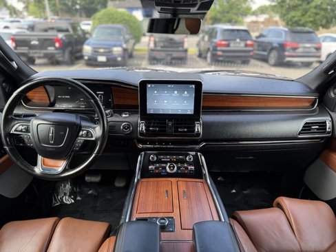 Used 2019 Lincoln Navigator Reserve image 25