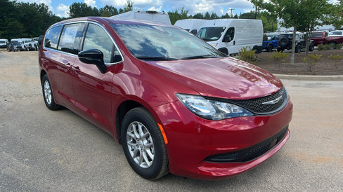 New 2025 Chrysler Voyager LX image 5