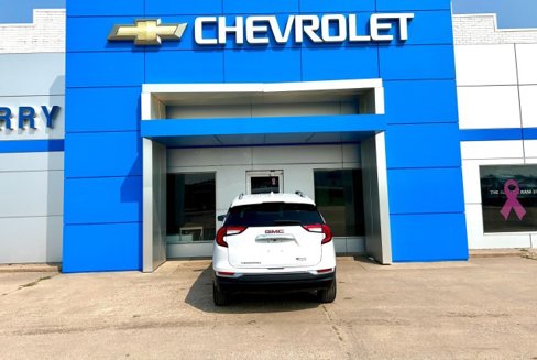 Used 2024 GMC Terrain SLT image 8