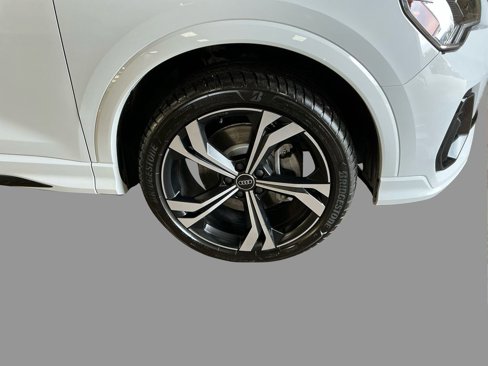 Certified 2024 Audi Q3 2.0T Premium Plus image 17