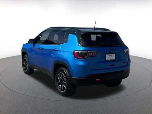 Used 2025 Jeep Compass Trailhawk image 9