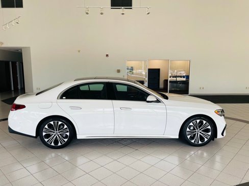 Used 2024 Mercedes-Benz E 350 4MATIC Sedan image 13