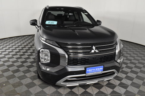 New 2025 Mitsubishi Outlander SEL image 3