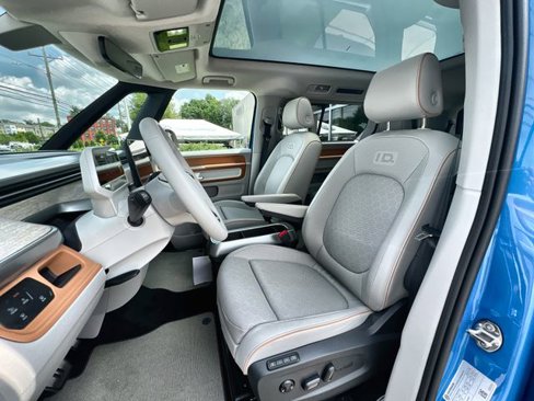 New 2025 Volkswagen ID. Buzz 1st Edition image 11