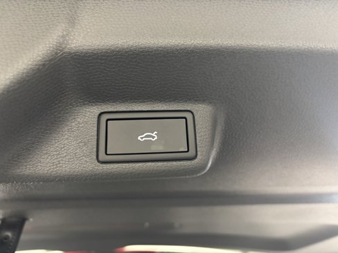 New 2025 Volkswagen ID. Buzz 1st Edition image 18