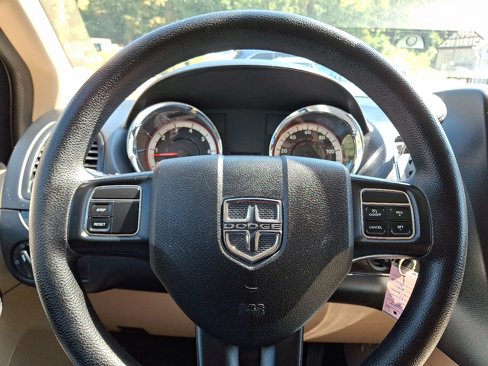 Used 2016 Dodge Grand Caravan SXT image 20