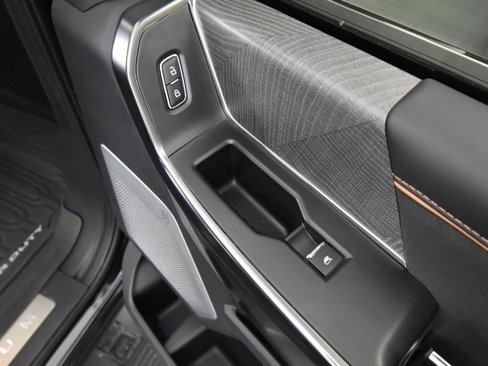 Used 2024 Ford F250 Platinum image 47