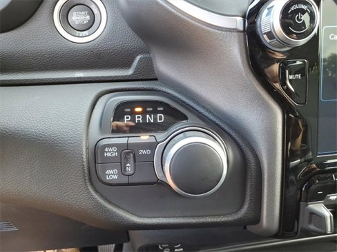 Used 2024 RAM 2500 Big Horn w/ Sport Appearance Package image 23