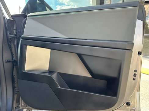 Used 2024 Tesla Cybertruck AWD Crew Cab image 44