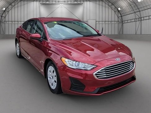 Used 2019 Ford Fusion S image 1