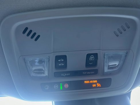 Used 2023 Chevrolet Malibu LT image 34