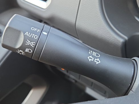 Used 2025 Nissan Frontier SV image 29
