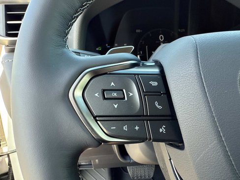 New 2025 Lexus LX 600 4WD w/ Luxury Package image 32