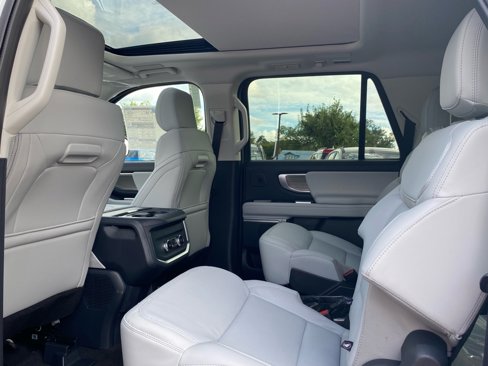 New 2025 Ford Expedition Max Platinum image 15