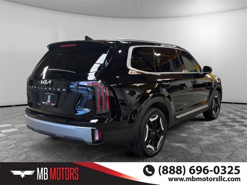 Used 2023 Kia Telluride EX X-Line image 3