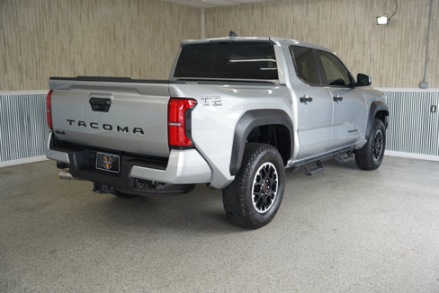 Used 2025 Toyota Tacoma TRD Off-Road image 10