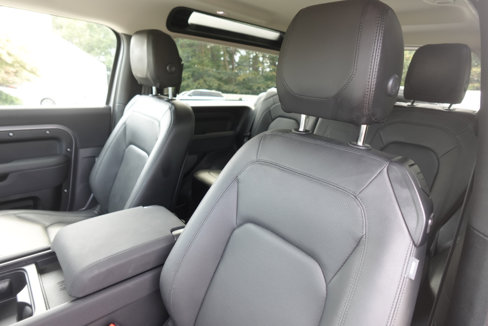 Used 2023 Land Rover Defender 90 S image 11
