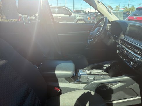 Used 2022 Kia Telluride LX image 16