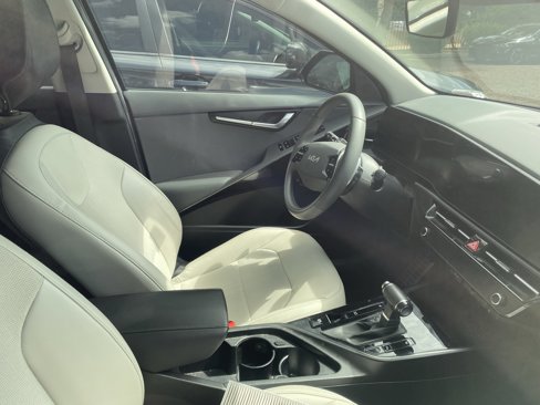 Certified 2023 Kia Niro EX Touring image 6