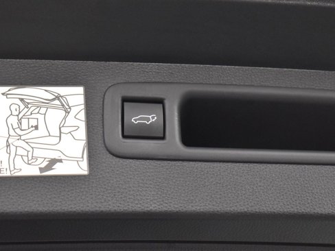 Used 2022 Toyota Highlander Limited image 11