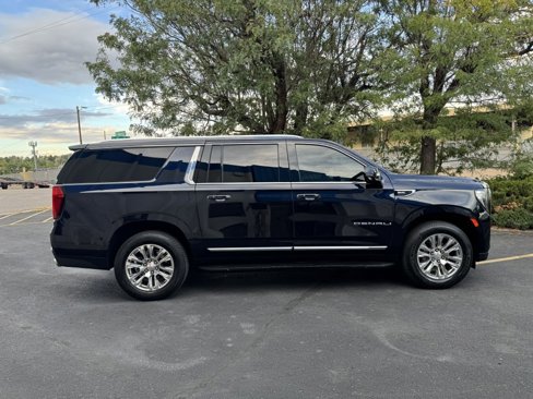 Used 2022 GMC Yukon XL Denali image 8