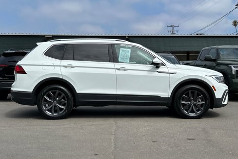 Used 2022 Volkswagen Tiguan SE image 3