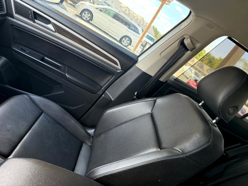 Used 2018 Volkswagen Atlas SE w/ R-Line Package image 39
